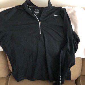 Nike drip fit pull over.